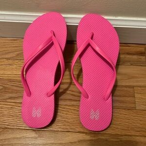Victorias Secret Angel flip flops size 8 new unworn